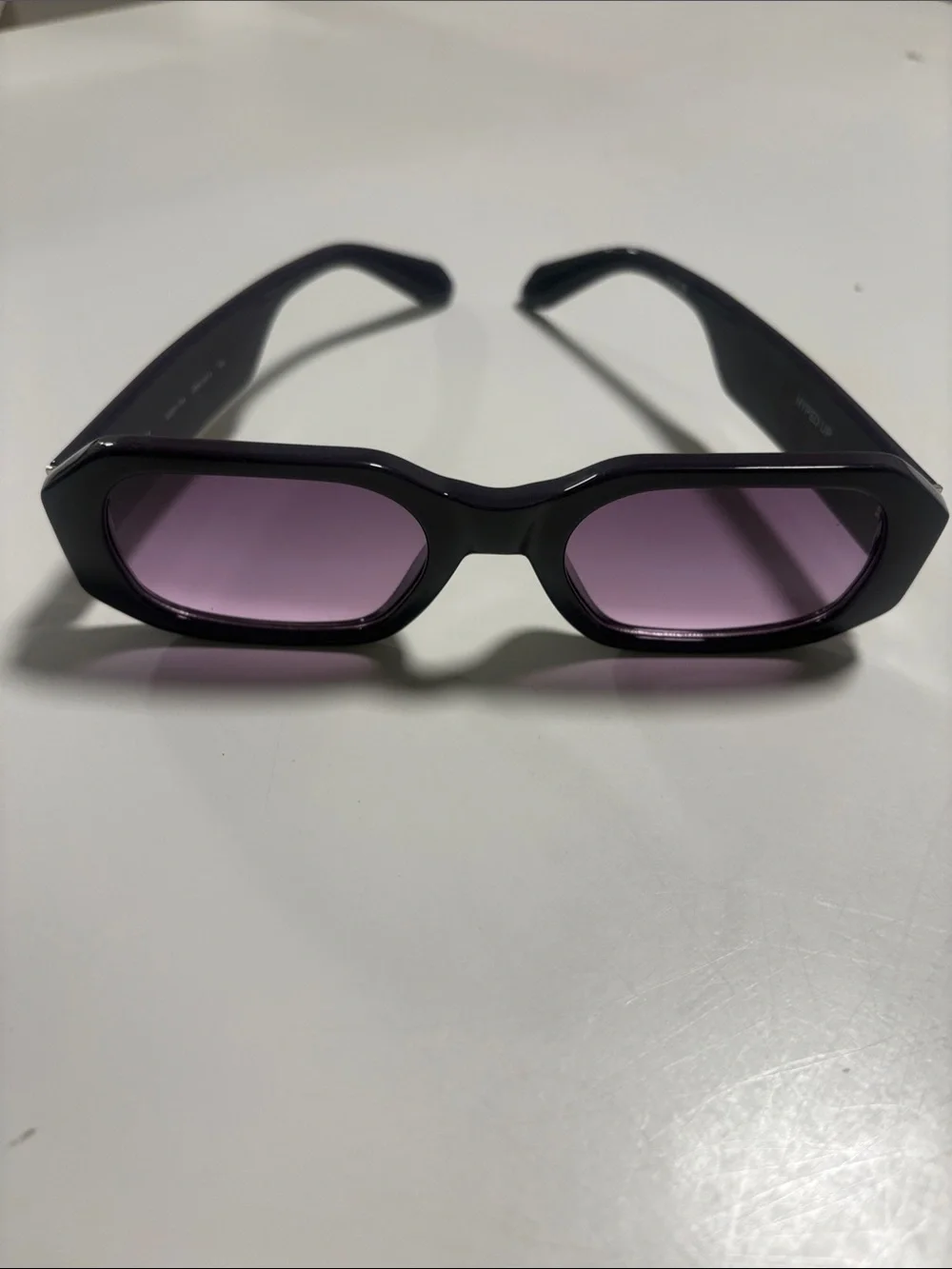 QUAY Hyped Up Sunglasses - Amethyst/Dark Amethyst